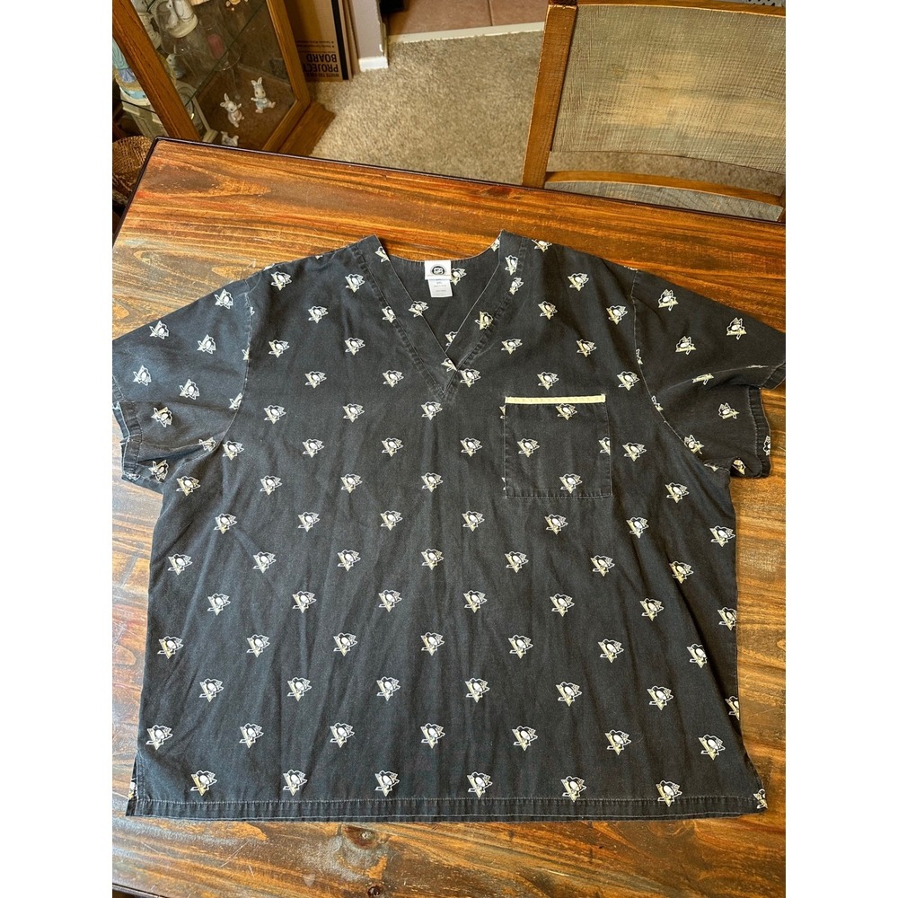 NHL Pittsburgh Penguins Scrub Top Mens 2XL Black‎ All Over Print V-Neck NHL Logo